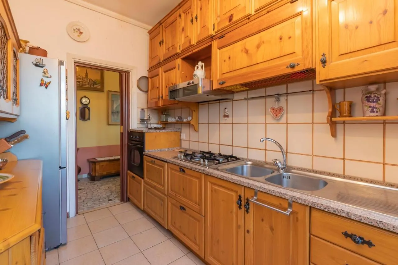 I Host Apartment - Ande 12 Milan 0*,  Italy